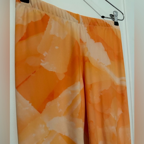 Orange grated cheese print leggings - size XL (equiv to size 12) - Picture 4 of 6